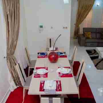 Luxury Apartments Dining/Meeting Rooms