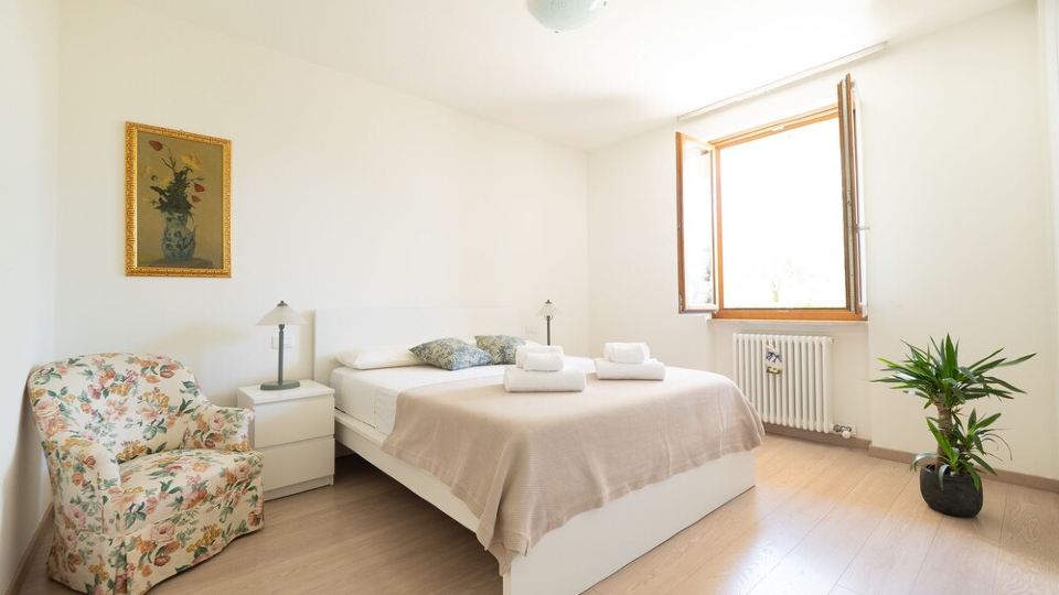 Bright little house for two