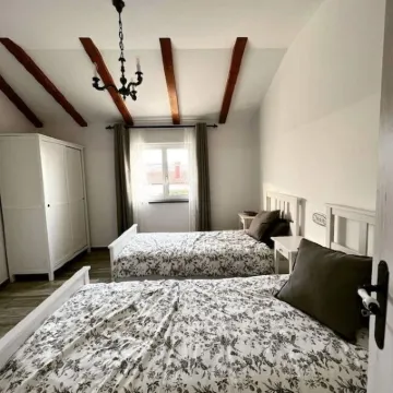 Well house,10 km from the sea, cozy house with a well in the living room