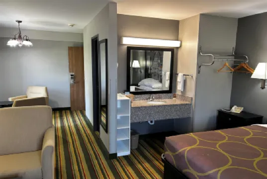 슈퍼 8 바이 윈덤 마운드 시티  호텔