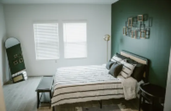Spacious 4-bedroom house in Glendale
