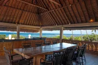 4 bedroom Rote Beach House Hotels in West Rote