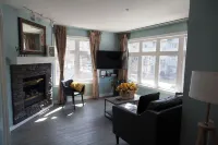 Exclusive Canmore Retreat: Mountain View Apartment Steps from Downtown