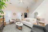 Spacious and Quiet 3-bedroom townhome with WiFi and AC in Acworth