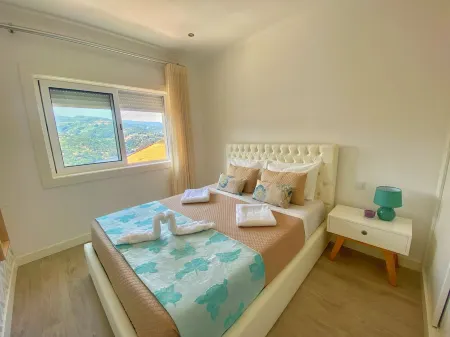 Varanda DO Abelhal / Douro / ST Cruz DO Douro Отели в г. Байан