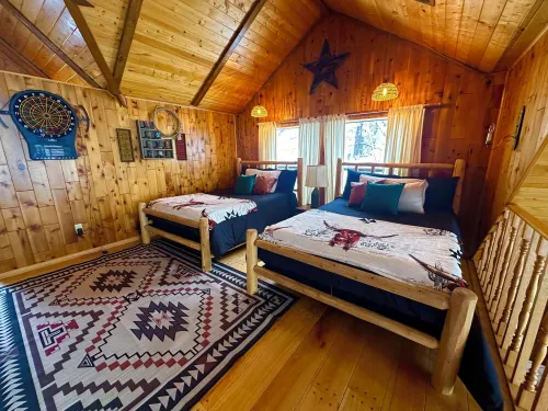 Peaceful, picturesque, Cabin in the mountains !