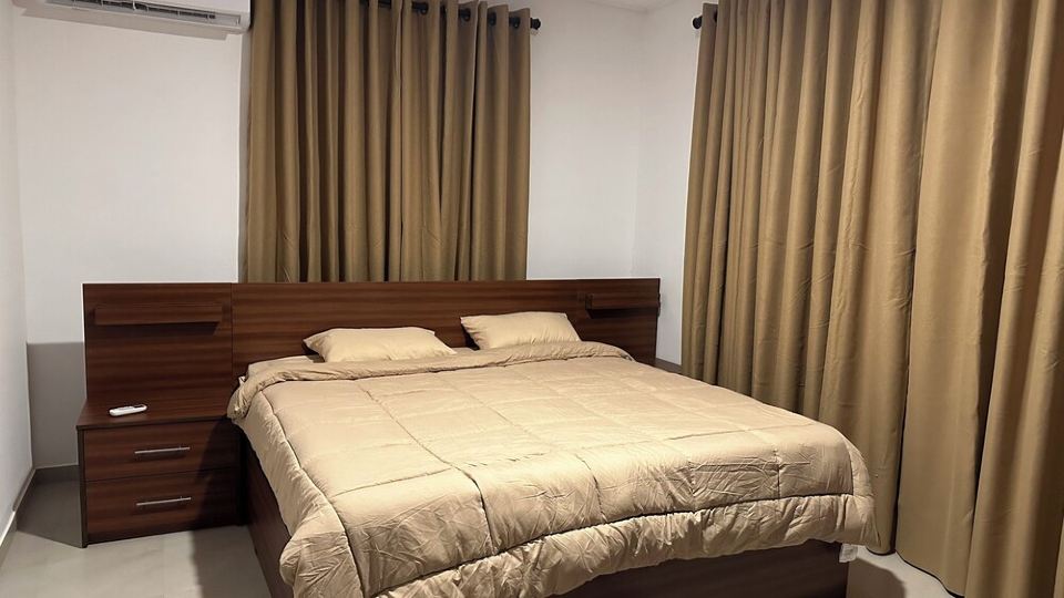 Charming upper level 2-bedroom house in tranquil Panadura with WiFi, AC