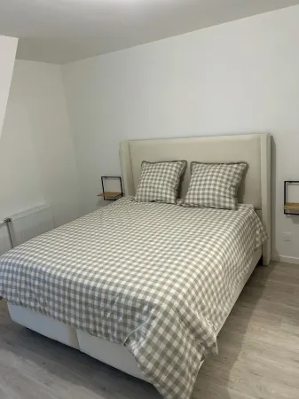 Cosy apartment with balcony near Paris Отели в г. Ле-Блан-Мениль