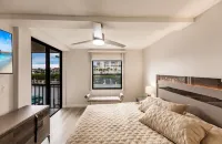 Vanderbilt Beach Condo, Bay Views, New Saltwater Pool, Walk to Beach