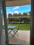 Studio en Front de mer Avec Jardin et Parking. Animal de Compagnie Accepté