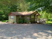 Creekside: Cozy 3-Bedroom Cabin on Loyalsock Creek – Fish, Hike, Kayak or Relax!