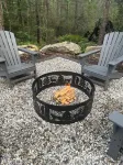 Maine Frame: Cozy Retreat in the Freeport Woods