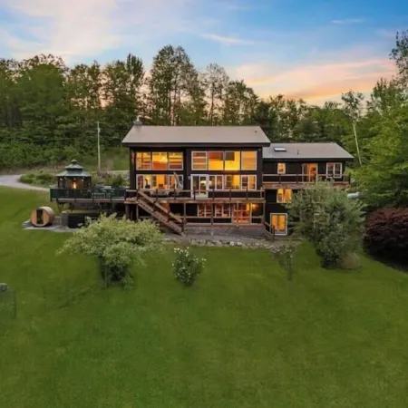 White Mtn Lux Retreat - Hot Tub, Sauna & Game Room