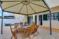 Spacious Villa - Walk to Beach & City Center