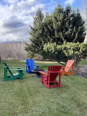 Charming 4-bedroom house in enjoyable Sunapee with fitness room, WiFi