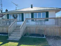 Waterfront 3 Bedroom cottage located in beautiful Turkey Point