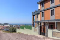 comfort 4-bedroom villa in Yalova with pool jacuzy fitness/WIFI and AC. Hotels in Termal