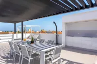 Ultimate Enjoyment: Luxury 8-person Villa with Jacuzzi, Pool & Beach within Walking Distance!