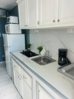 Amazing Modern Studio, fully equipped with WiFi and AC in the heart of Marigot Hotels in Marigot