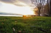 Lake Champlain 2-bedroom cottage with kayaks and bikes in beautiful Alburgh.