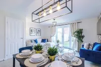 Luxury & Modern Equipped Liverpool 3 Bedroom House WParking Sleeps 9 Max Hotels in Speke