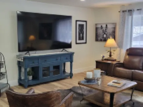 3-bedroom house in gorgeous Libby with WiFi, AC. Book your stay now Hotels in Libby