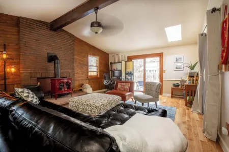 Quiet neighborhood. Easy walk to restaurants, shops, parks, trails, buses, etc.