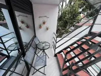 Beautiful Studio Apartment Neighborhood Stadium Hotels in Los Pinos