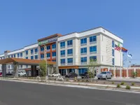 Holiday Inn Express & Suites PHOENIX DWTN - STATE CAPITOL by IHG Hotels near Arizona Capitol