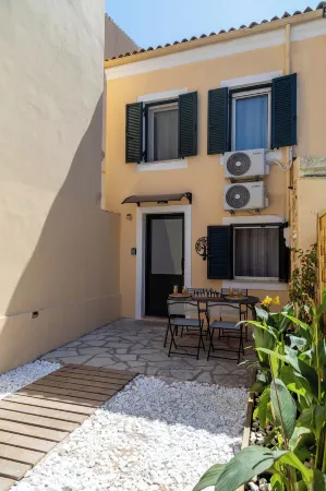 Luna di porto Отели в г. Kanali