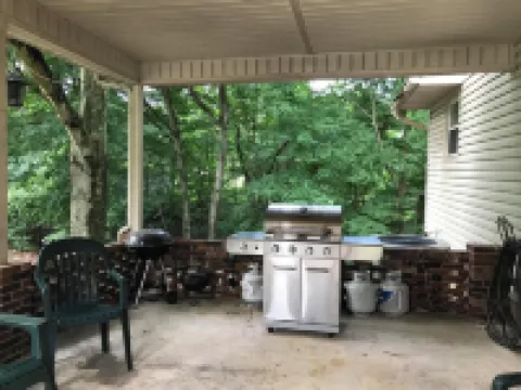 Kentucky Lake Waterfront Home, dock, 4 large BR, new kitchen in 2019