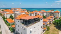 BEACHFRONT!!! 1BR/1.5BA Condo at Grand Caribe! Expansive Views. Great Location!! Hotel a 