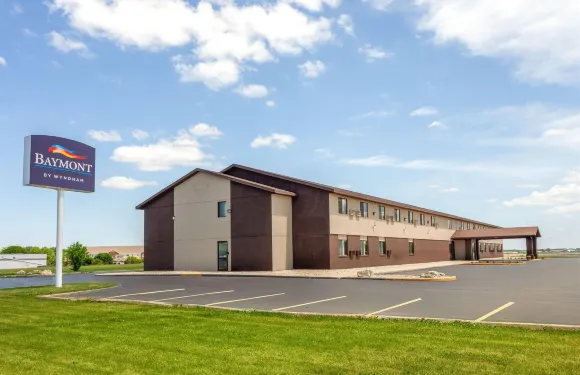 Baymont by Wyndham Oshkosh Airport