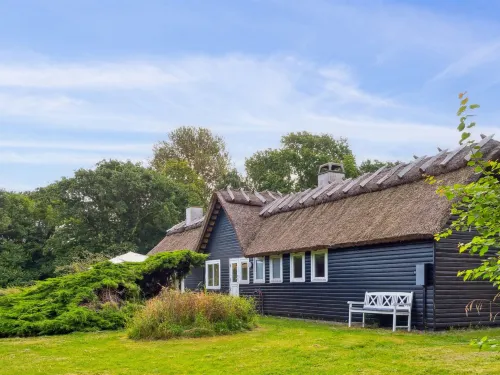 "Emeli" - 100m from the sea Hotels in Farevejle