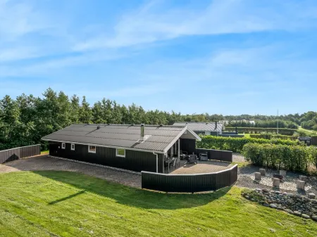 "Robertha" - 800m to the Fjord Отели в г. Hemmet