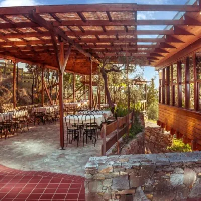 Kallisti Apartment Hotels near شاطئ سيليا أموس (Psili Ammos Beach)