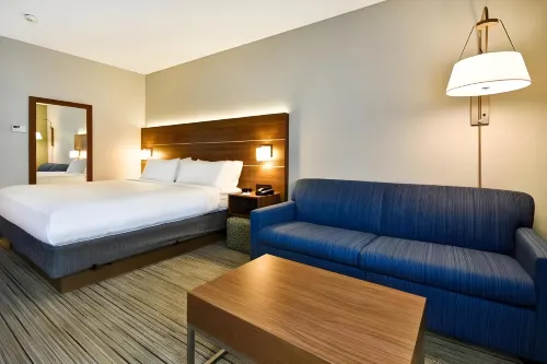 Holiday Inn Express Newport North - Middletown Hotels in Middletown