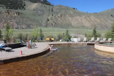 Yellowstone Entrance 5 Miles, 2 Beds, Slps up to 8 Các khách sạn gần Yellowstone National Park Gateway Garden