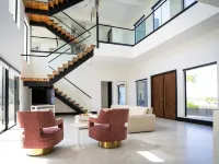 Salt Hausbrandnew! 6Br/6BA Contemporary Retreat, Heated Pool/Spa. Walk to Beach! Hotels in Juno Beach