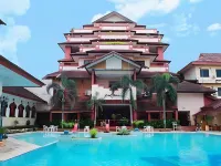 Abadi Hotel Convention Center - Pools