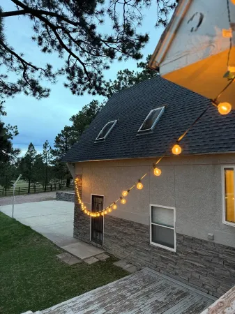 Pikes Peak Views • Sleeps 10• Hot Tub • Wood Fireplace • 5 Acre Retreat