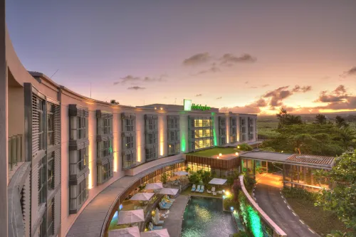 Holiday Inn MAURITIUS MON TRESOR by IHG - parking