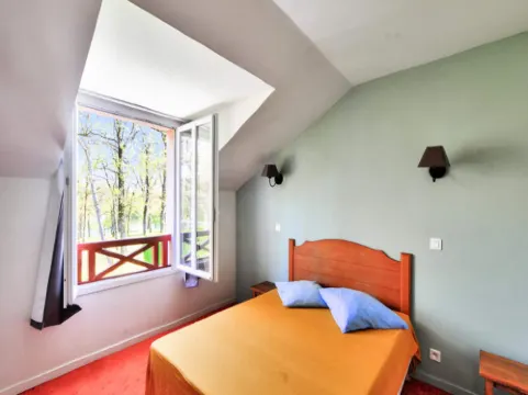 Duplex in Monflanquin Near Scenic Lake