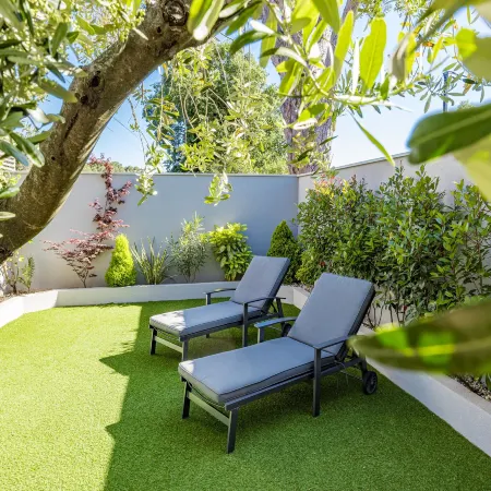 Villa with Pool, Game Room, Garden