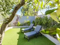 Villa with Pool, Game Room, Garden - Hot Tub