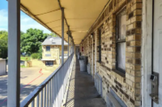 Mi Amor Inn & Suites by Hotel O Dallas Tx Hwy 352 Hotels in Fair Park