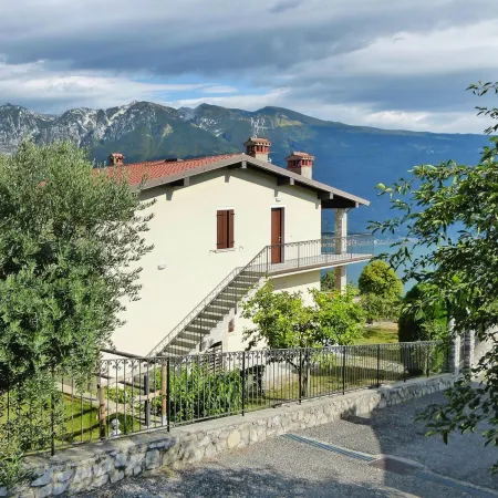 Apartment in Tignale with Lake Garda Views