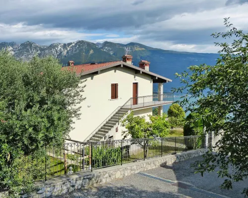 Apartment in Tignale with Lake Garda Views Hotels in Tignale