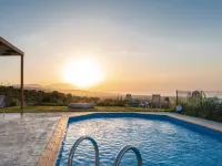 Luxury villa with Cretan sea view - 3-Star