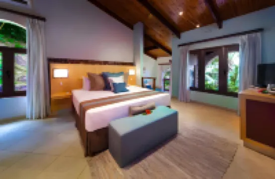 黑鸚鵡套房酒店 普拉蘭大安塞酒店